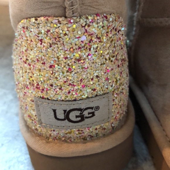 UGG Shoes Beautiful Ugg Short Boots W Glitter Heel Size 6 Poshmark